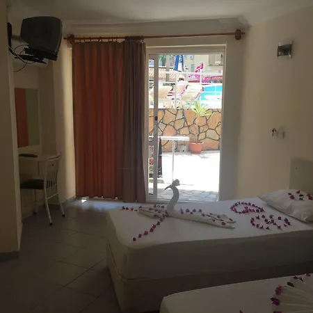Aparthotel Semiz 3*